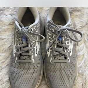 Brooks Womens Ghost 14
Athletic Sneakers Size 8.5
Gray Running Gym
Activewear